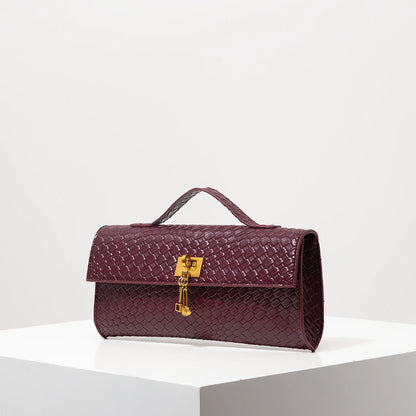 Sac Bordeaux Vintage : L’Accessoire Chic Absolu